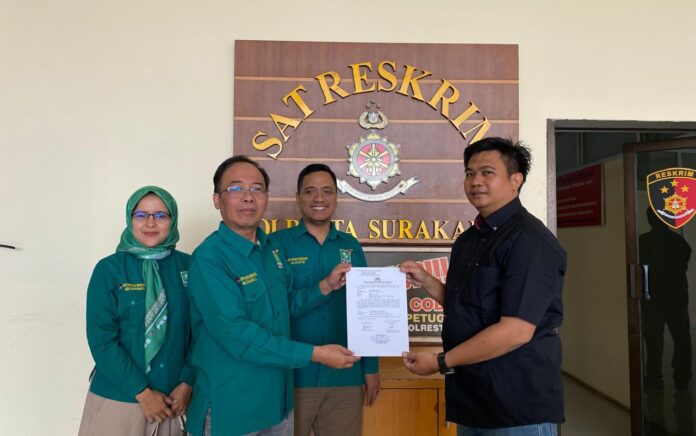 DPC PKB Solo serahkan berkas pelaporan Lukman Edy kepada ke Polresta Surakarta a